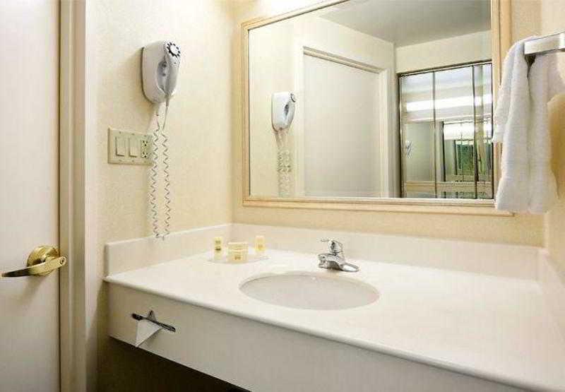 Fairfield Inn & Suites באטלר מראה חיצוני תמונה
