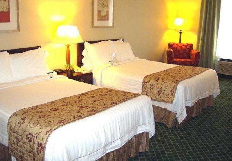Fairfield Inn & Suites באטלר מראה חיצוני תמונה