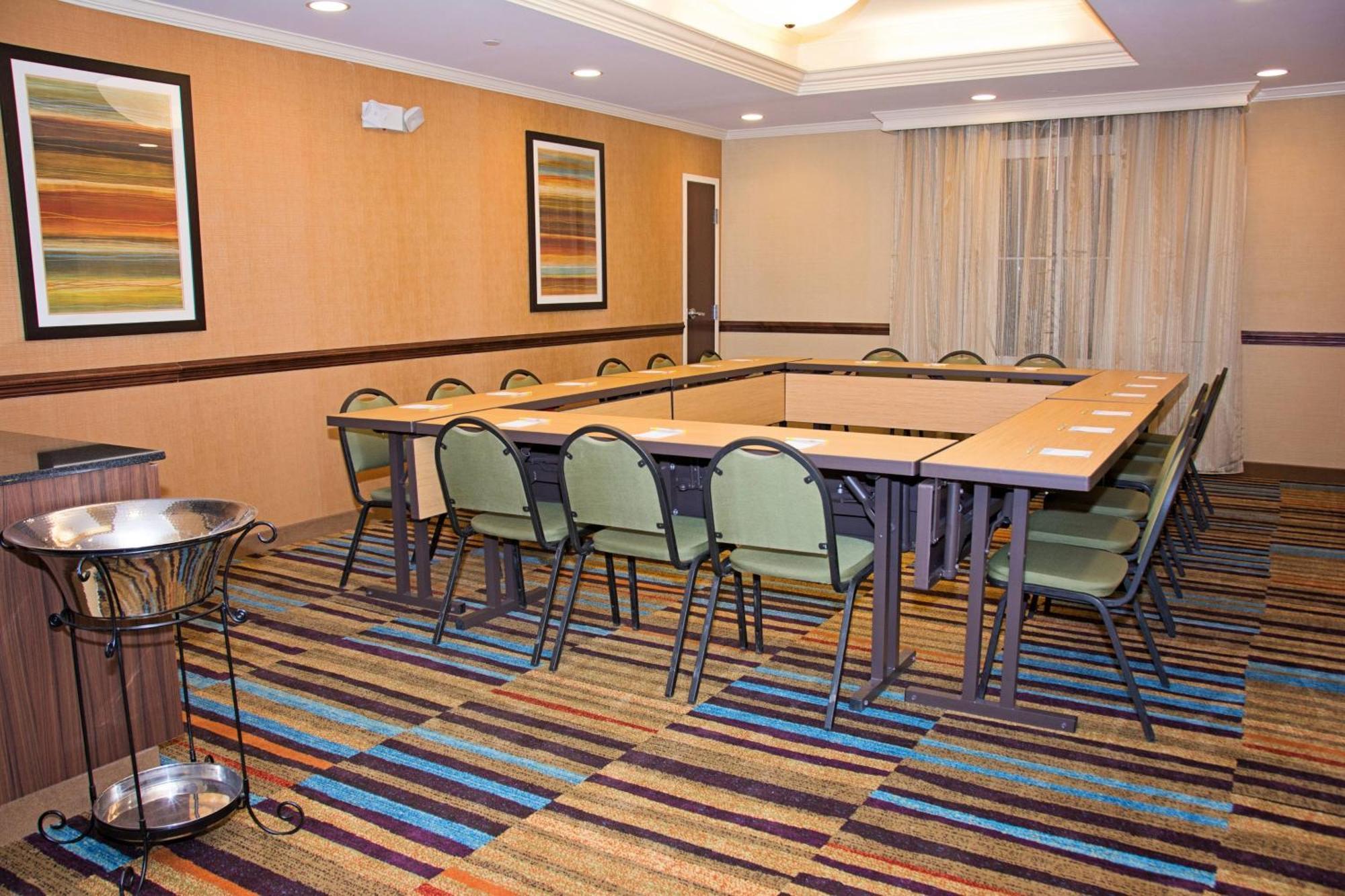 Fairfield Inn & Suites באטלר מראה חיצוני תמונה