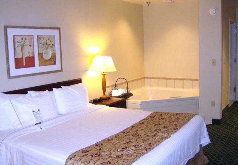 Fairfield Inn & Suites באטלר מראה חיצוני תמונה