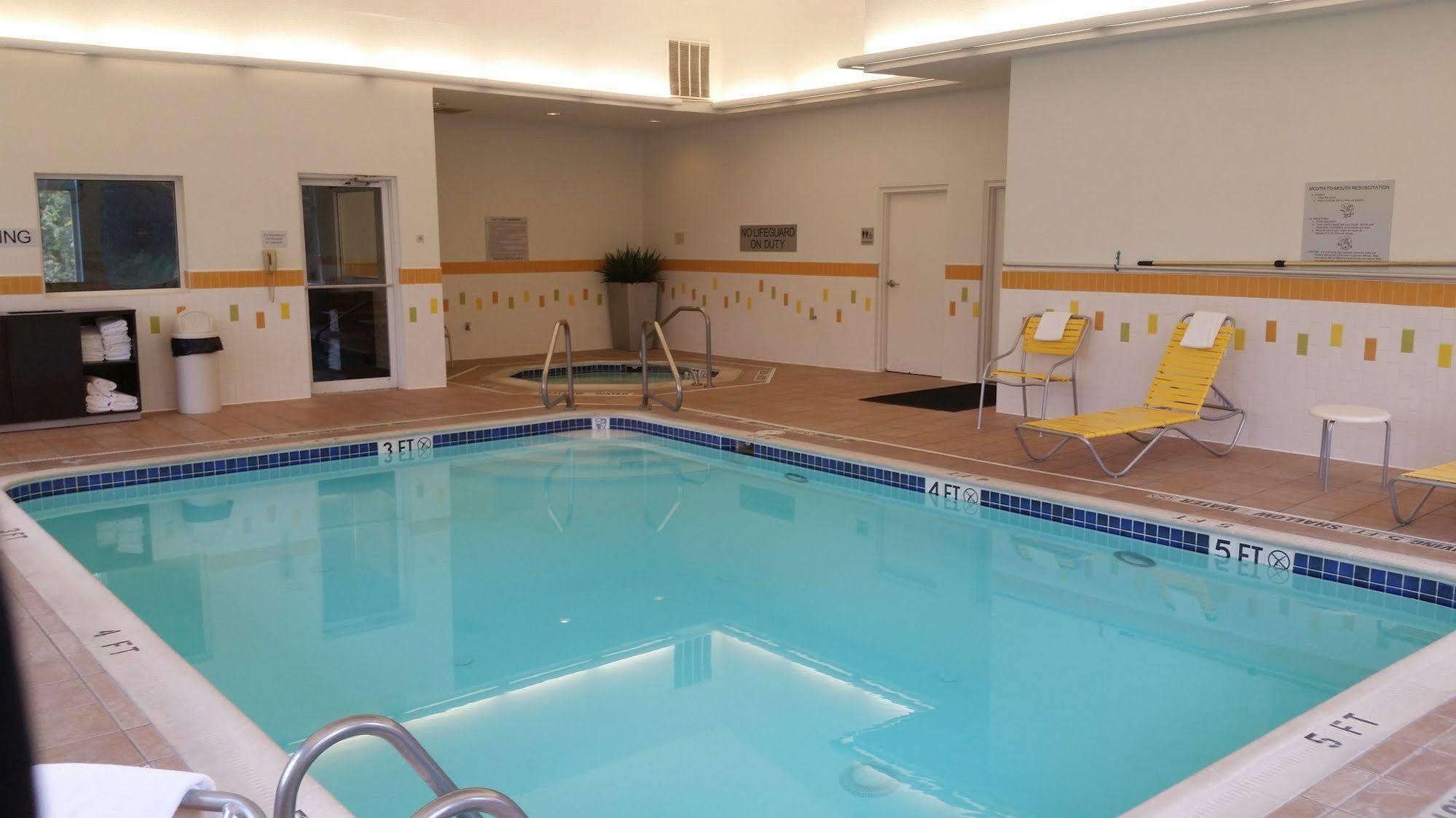 Fairfield Inn & Suites באטלר מראה חיצוני תמונה